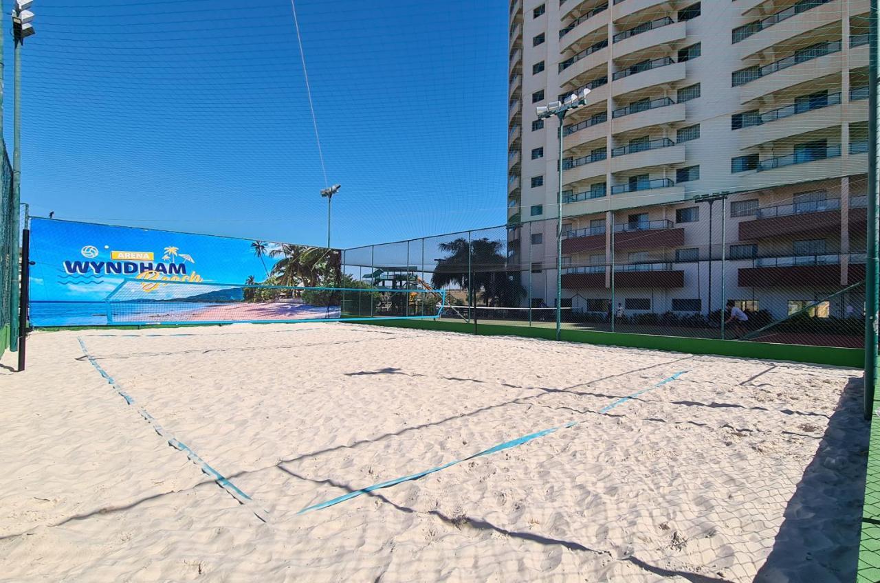 Wyndham Olimpia Royal Hotels Extérieur photo The Wynham Beach Volleyball Courts