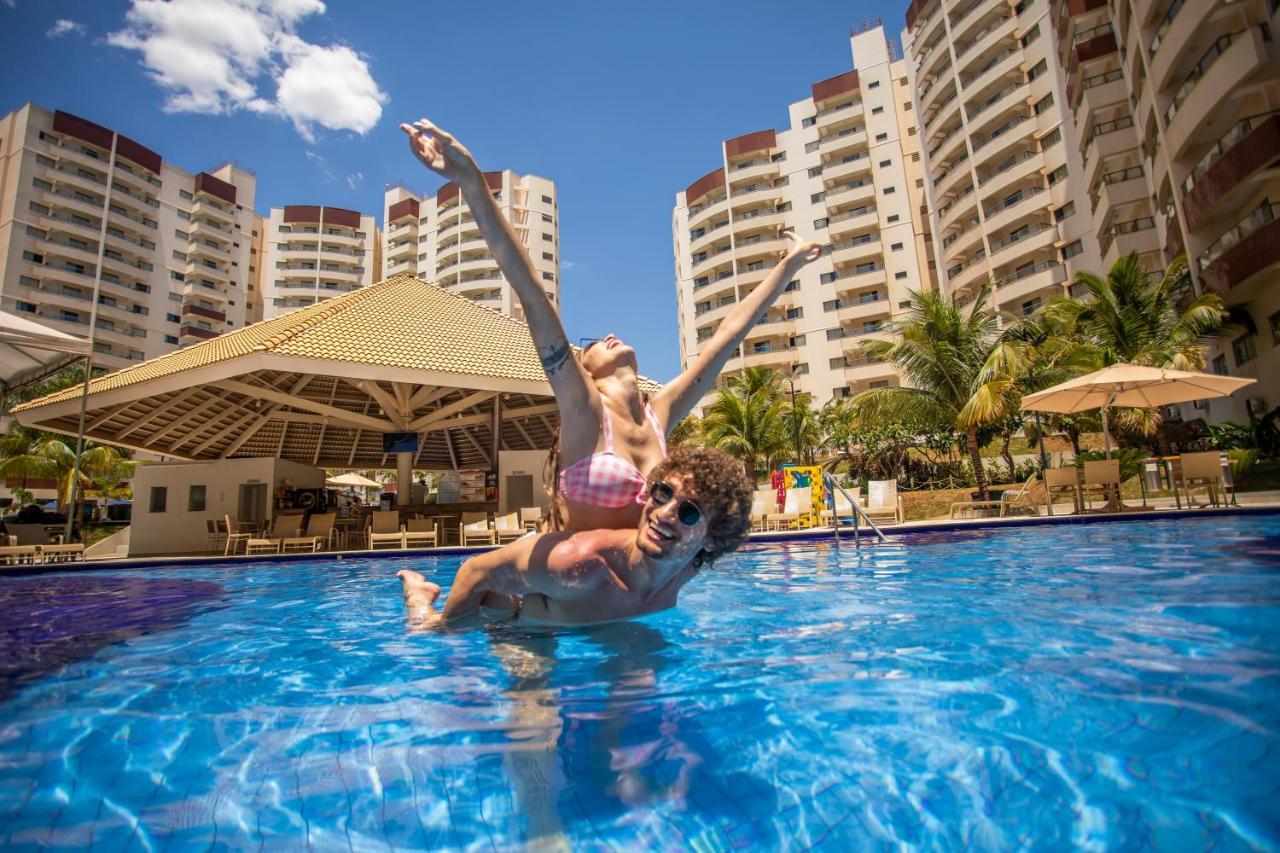 Wyndham Olimpia Royal Hotels Extérieur photo A couple at the pool