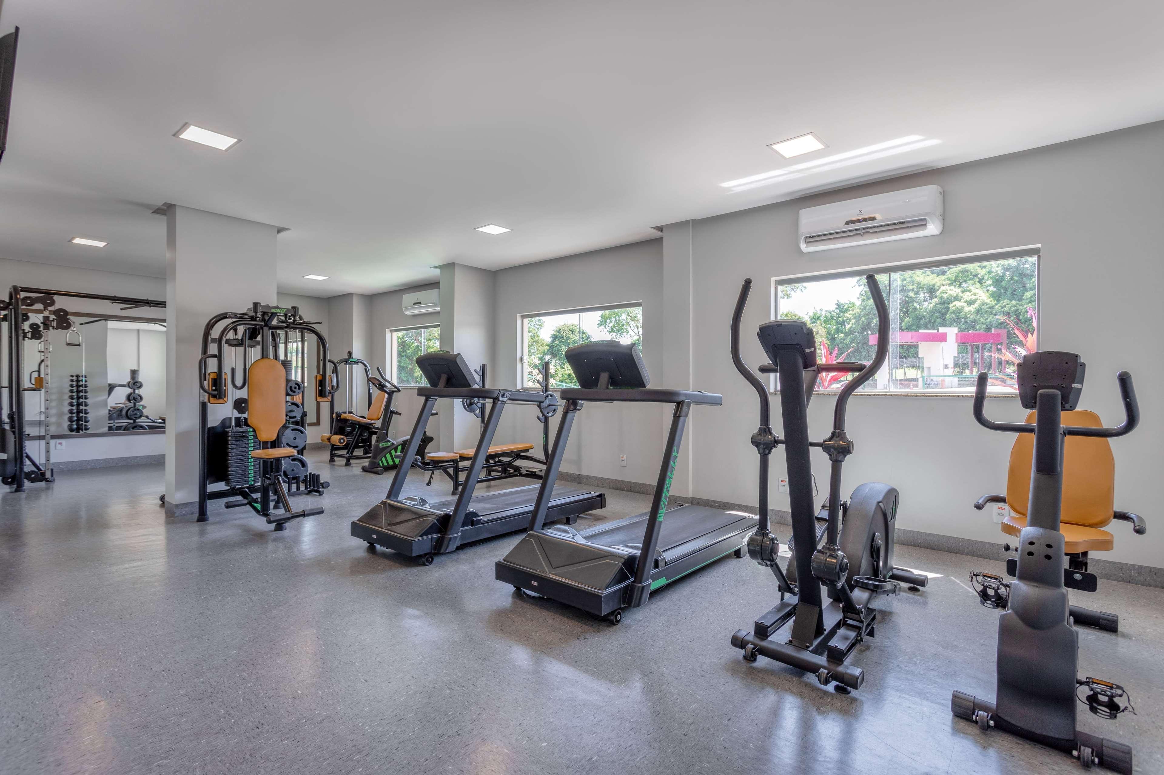 Wyndham Olimpia Royal Hotels Extérieur photo A gym in a hotel